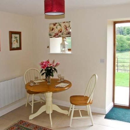 Вилла Hollins Wood Bothy Wortley Экстерьер фото